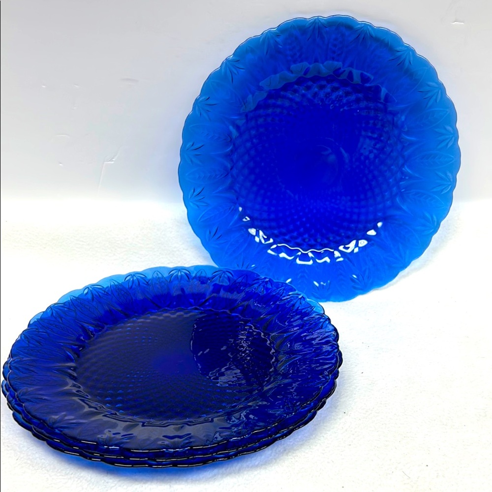 Vintage 80s set of 4 cobalt blue  “Royal Sapphire” 10” dinner plates by Arcoroc